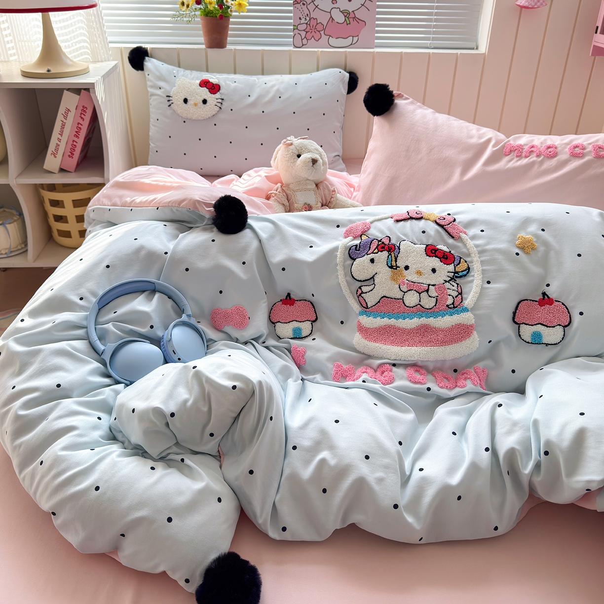 91家纺网 家纺一手货源 找家纺 优选 2026新款小红书热款毛球混搭风毛巾绣床上用品四件套韩版学生三件套 幸运加马-紫粉