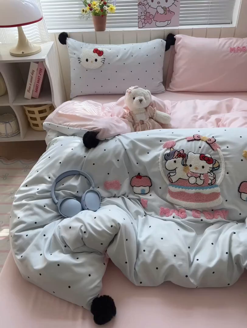 91家纺网 家纺一手货源 找家纺 优选 2026新款小红书热款毛球混搭风毛巾绣床上用品四件套韩版学生三件套 幸运加马-紫粉