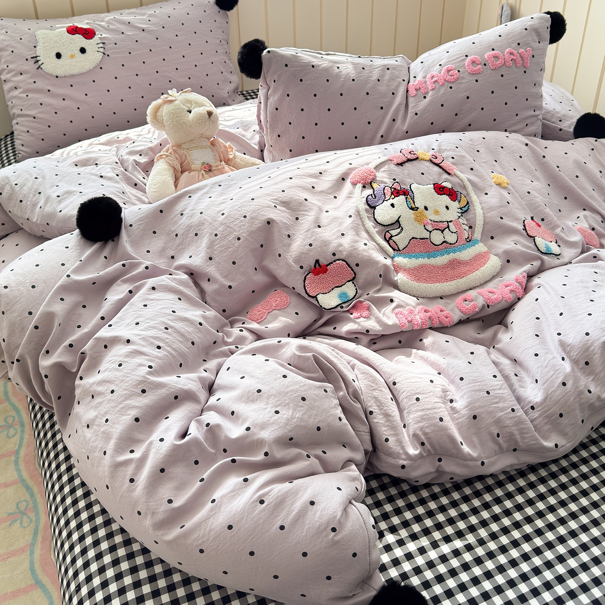 91家纺网 家纺一手货源 找家纺 优选 2026新款小红书热款毛球混搭风毛巾绣床上用品四件套韩版学生三件套 幸运加马-紫格