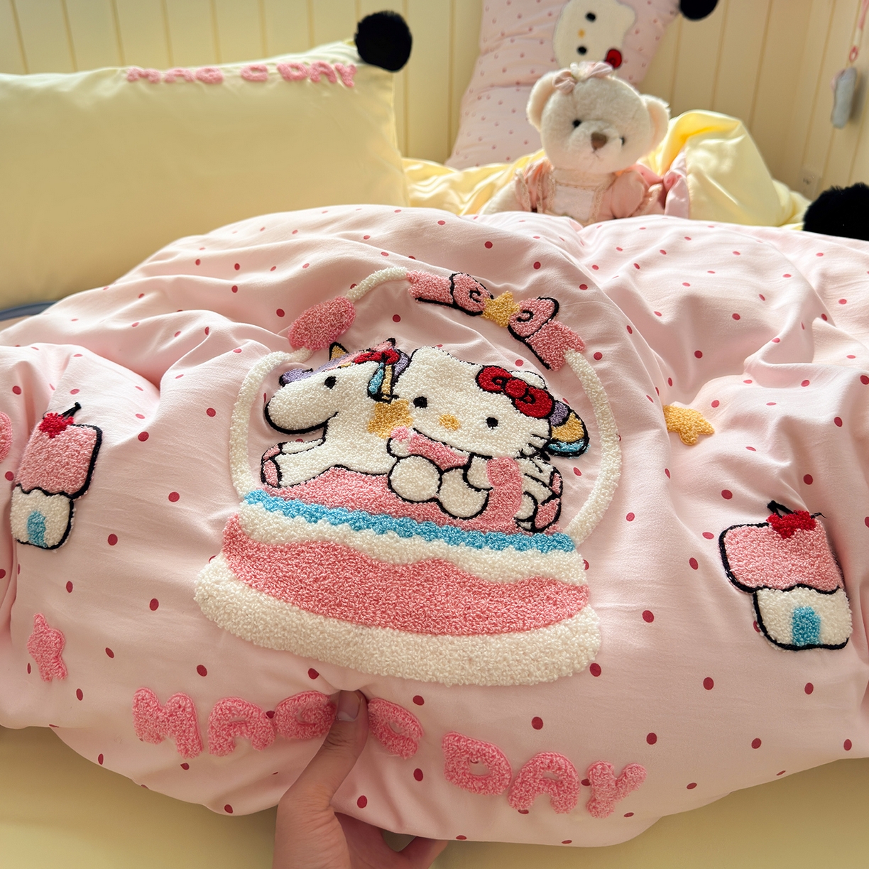 91家纺网 家纺一手货源 找家纺 （总）优选良品 2026新款小红书热款毛球混搭风毛巾绣床上用品四件套韩版学生三件套