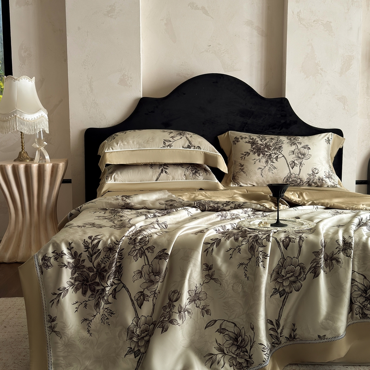 91家纺网 家纺一手货源 找家纺 娇逸家居 2026新款60s天丝数码印花夏被夏凉被空调被四件套 屿雾