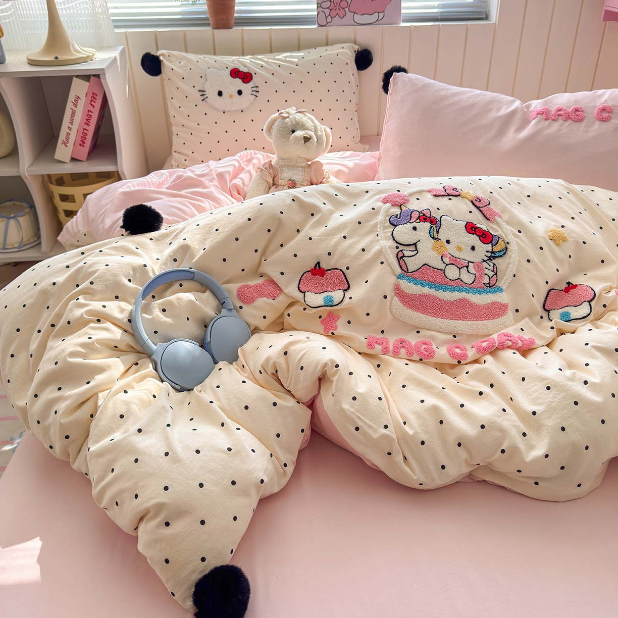 91家纺网 家纺一手货源 找家纺 优选良品 2026新款小红书热款毛球混搭风毛巾绣床上用品四件套韩版学生三件套 幸运加马-米粉