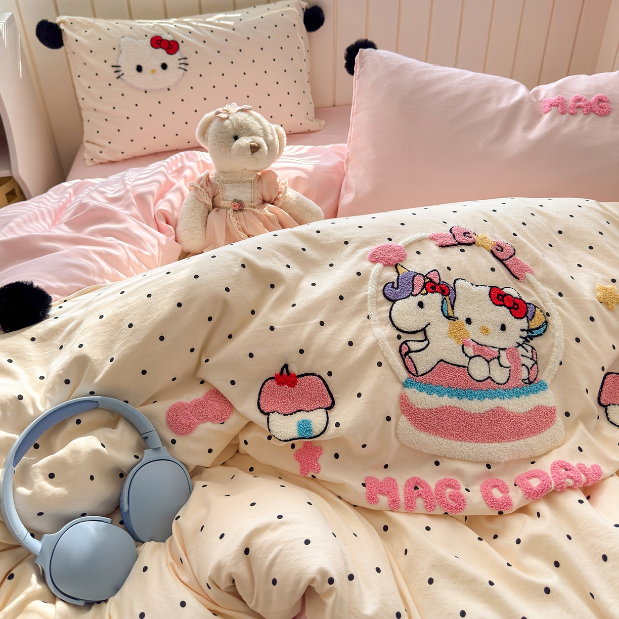 91家纺网 家纺一手货源 找家纺 优选良品 2026新款小红书热款毛球混搭风毛巾绣床上用品四件套韩版学生三件套 幸运加马-米粉