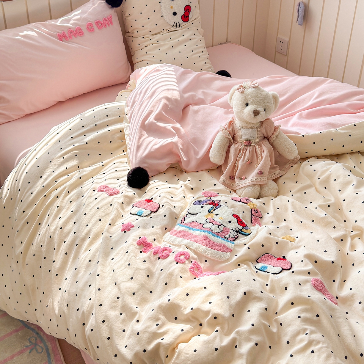 91家纺网 家纺一手货源 找家纺 优选良品 2026新款小红书热款毛球混搭风毛巾绣床上用品四件套韩版学生三件套 幸运加马-米粉