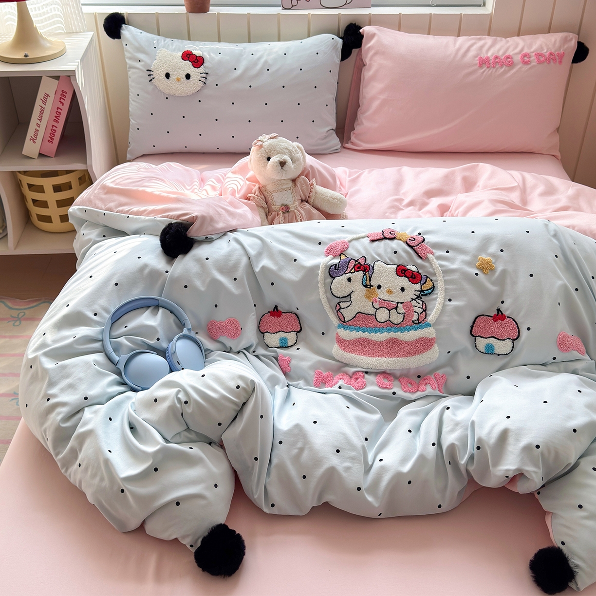 91家纺网 家纺一手货源 找家纺 优选良品 2026新款小红书热款毛球混搭风毛巾绣床上用品四件套韩版学生三件套 幸运加马-紫粉