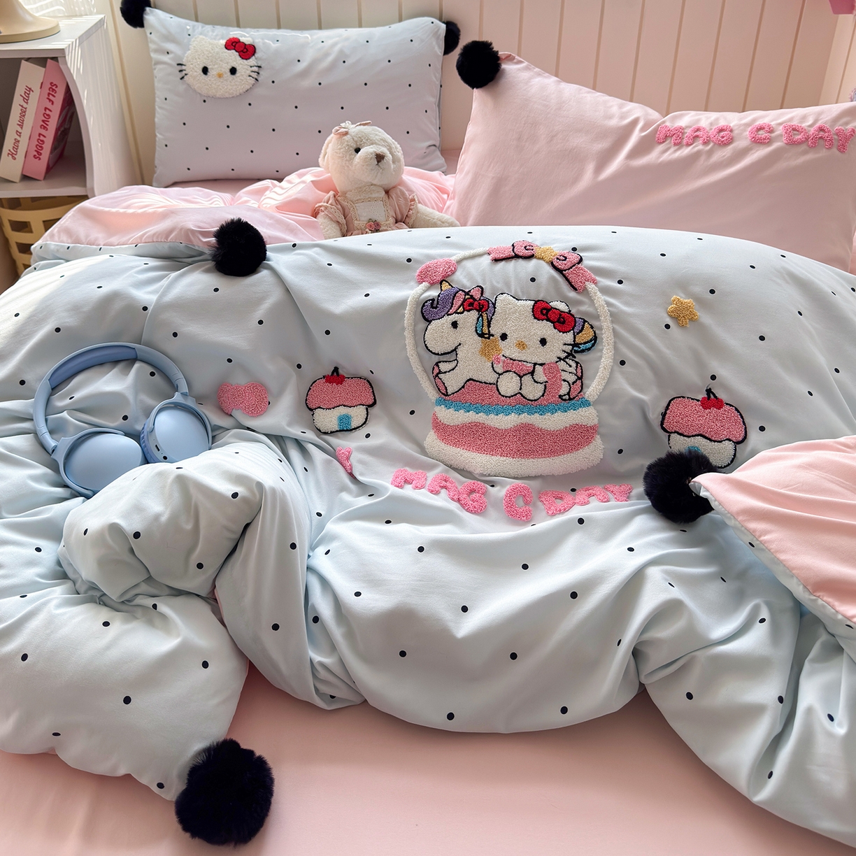 91家纺网 家纺一手货源 找家纺 优选良品 2026新款小红书热款毛球混搭风毛巾绣床上用品四件套韩版学生三件套 幸运加马-紫粉