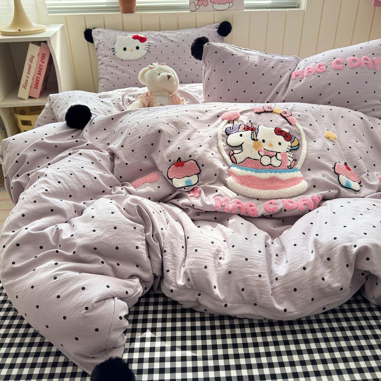 91家纺网 家纺一手货源 找家纺 优选良品 2026新款小红书热款毛球混搭风毛巾绣床上用品四件套韩版学生三件套 幸运加马-紫格