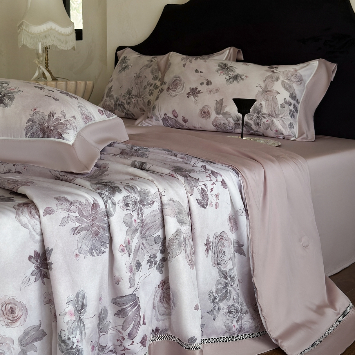 91家纺网 家纺一手货源 找家纺 娇逸家居 2026新款60s天丝数码印花夏被夏凉被空调被四件套 悦盈