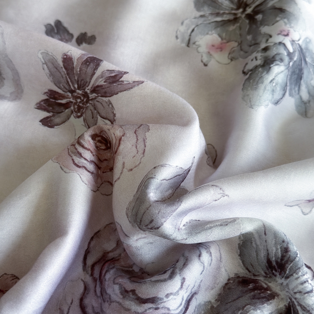 91家纺网 家纺一手货源 找家纺 娇逸家居 2026新款60s天丝数码印花夏被夏凉被空调被四件套 悦盈