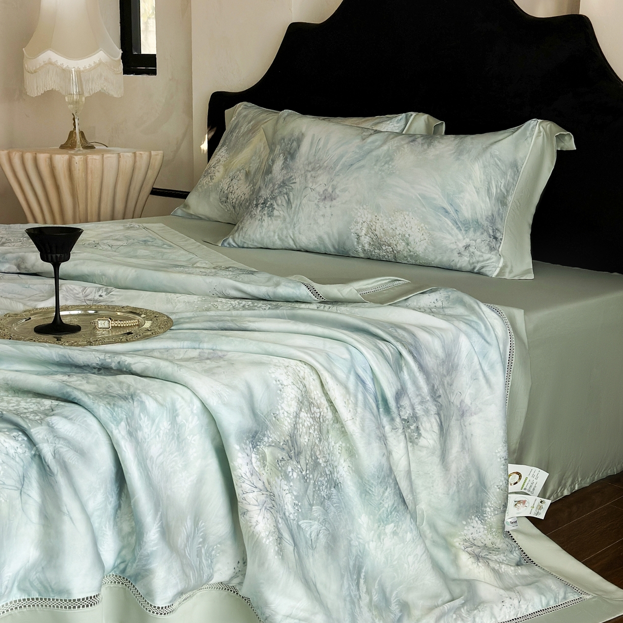 91家纺网 家纺一手货源 找家纺 娇逸家居 2026新款60s天丝数码印花夏被夏凉被空调被四件套 云雾间