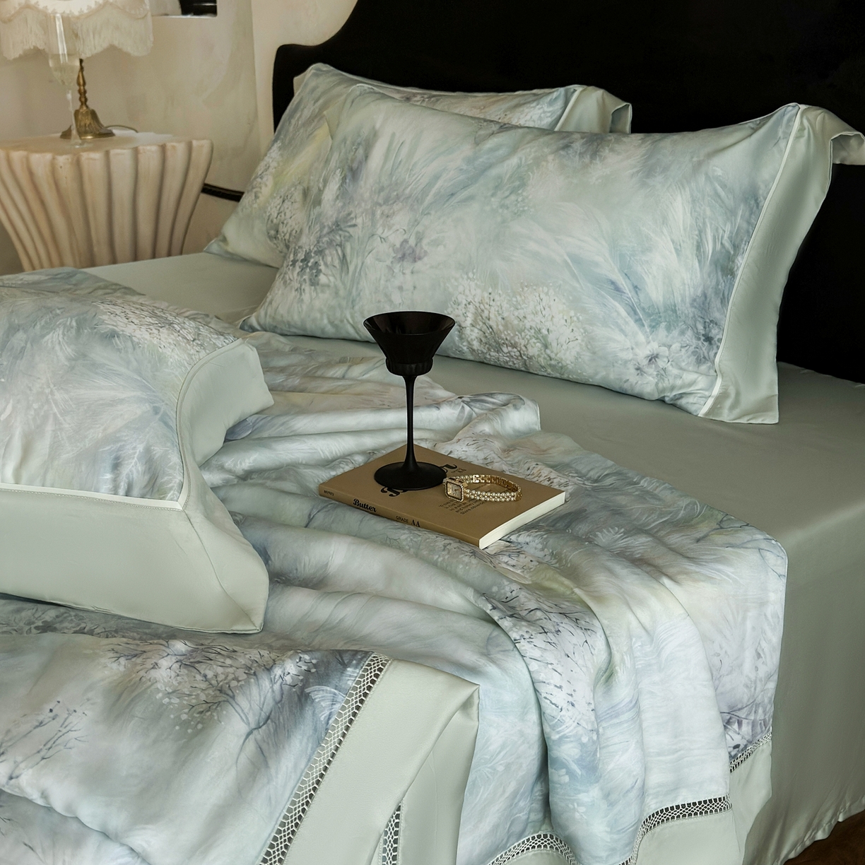 91家纺网 家纺一手货源 找家纺 娇逸家居 2026新款60s天丝数码印花夏被夏凉被空调被四件套 云雾间