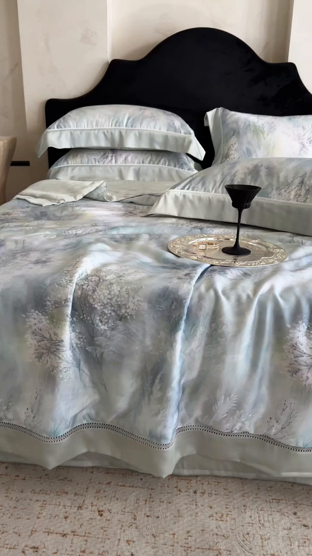 91家纺网 家纺一手货源 找家纺 娇逸家居 2026新款60s天丝数码印花夏被夏凉被空调被四件套 云雾间