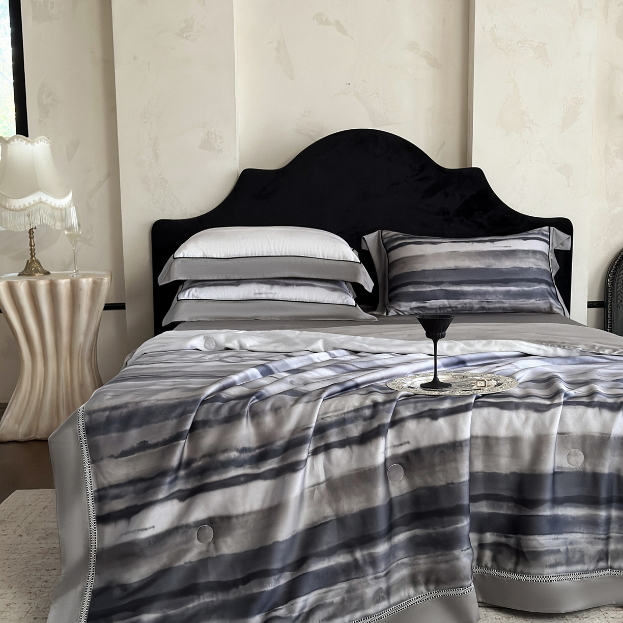 91家纺网 家纺一手货源 找家纺 娇逸家居 2026新款60s天丝数码印花夏被夏凉被空调被四件套 至朴