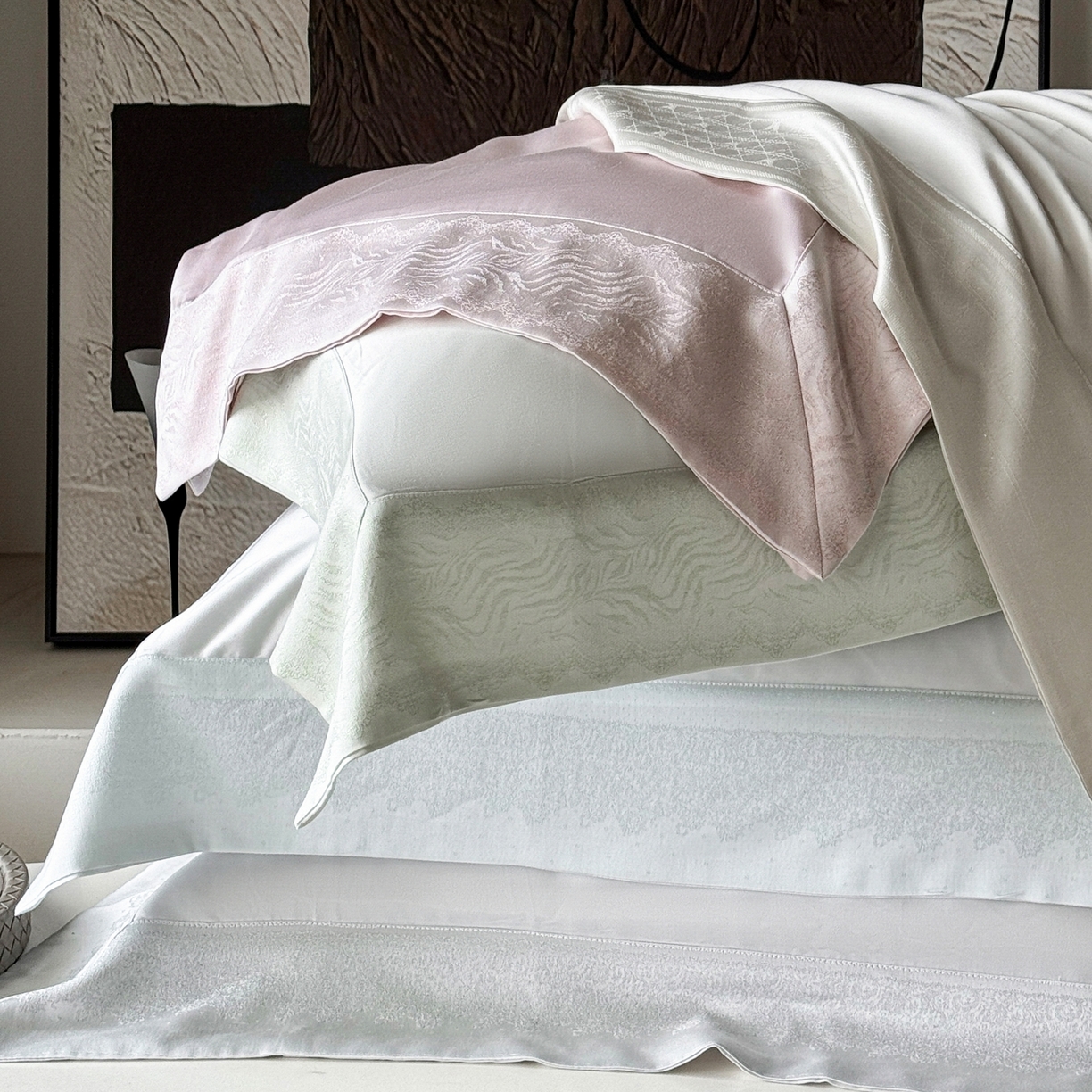 91家纺网 家纺一手货源 找家纺 （总）娇逸家居 2026新款60天丝素色金丝提花拼边款夏被夏凉被空调被四件套-芙莉
