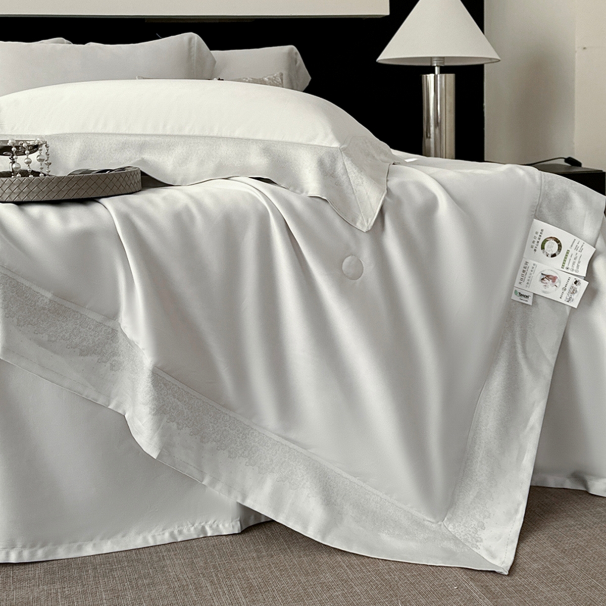 91家纺网 家纺一手货源 找家纺 娇逸家居 2026新款60天丝素色金丝提花拼边款夏被夏凉被空调被四件套-芙莉 素灰