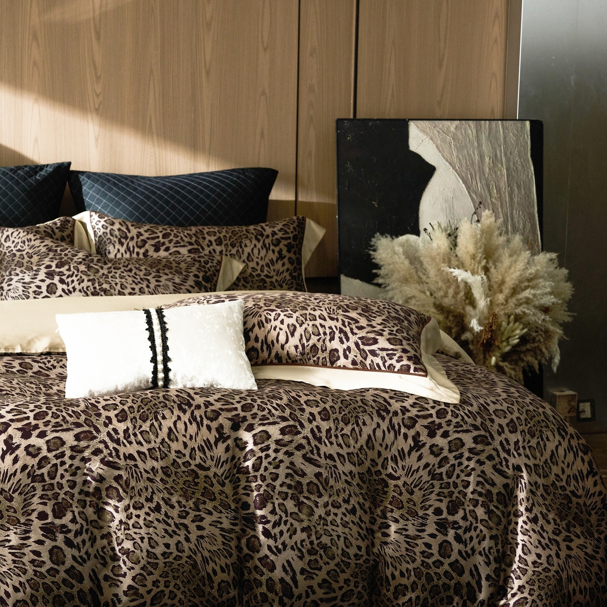 91家纺网 家纺一手货源 找家纺 娇逸家居 2026新款60s兰精天丝数码印花四件套 野趣咖