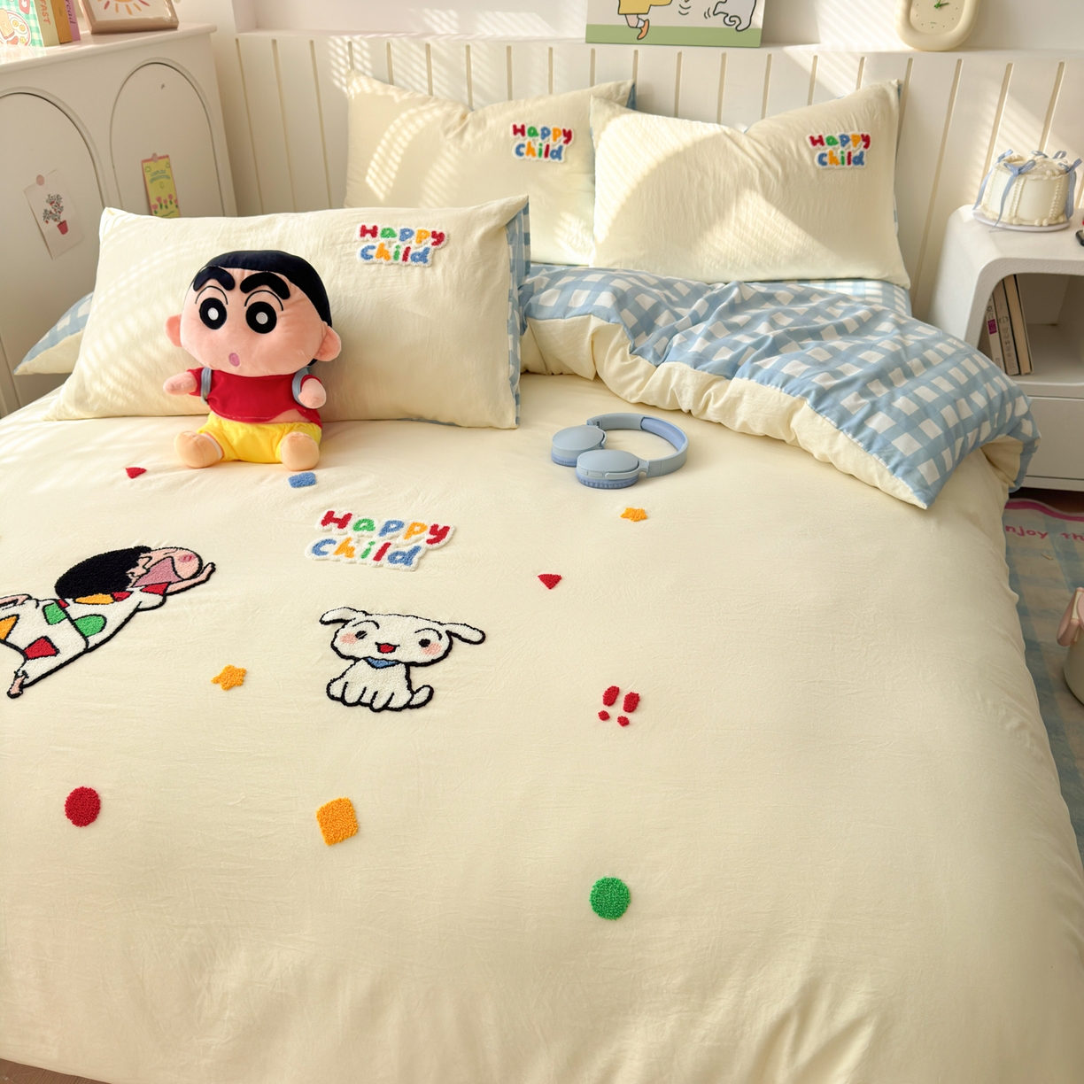 91家纺网 家纺一手货源 找家纺 欣宜家纺 2026新款云朵棉毛巾绣床上四件套卡通被套床单学生宿舍三件套 蓝格男孩