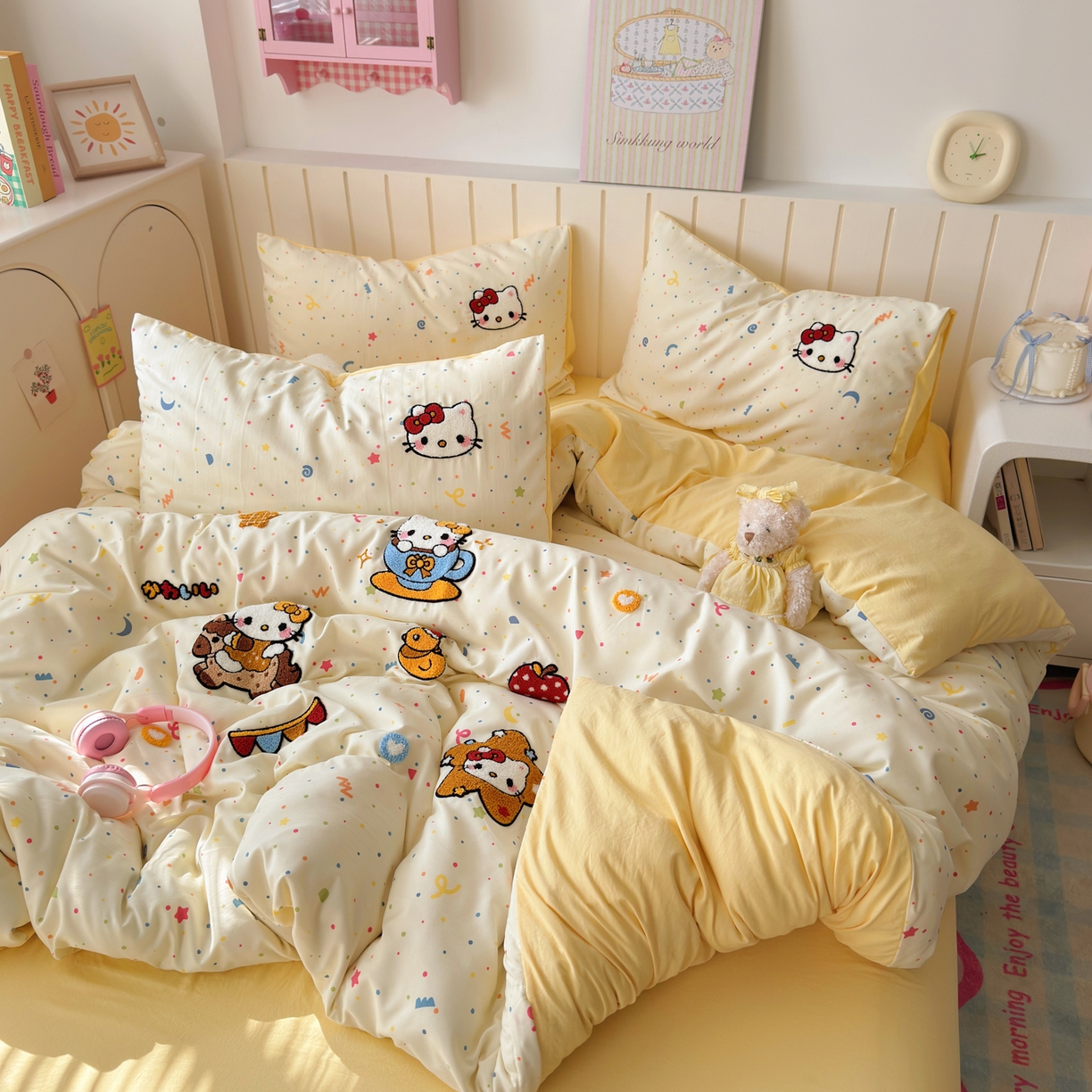 91家纺网 家纺一手货源 找家纺 欣宜家纺 2026新款云朵棉毛巾绣床上四件套卡通被套床单学生宿舍三件套 木马猫