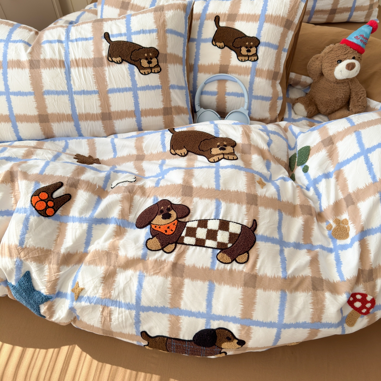 91家纺网 家纺一手货源 找家纺 欣宜家纺 2026新款云朵棉毛巾绣床上四件套卡通被套床单学生宿舍三件套 小狗汪汪