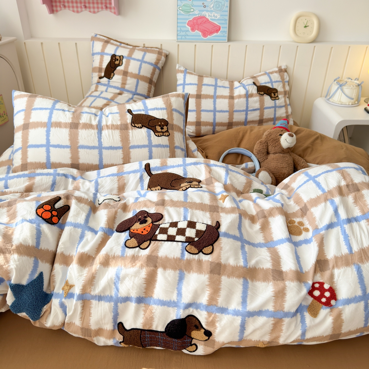 91家纺网 家纺一手货源 找家纺 欣宜家纺 2026新款云朵棉毛巾绣床上四件套卡通被套床单学生宿舍三件套 小狗汪汪