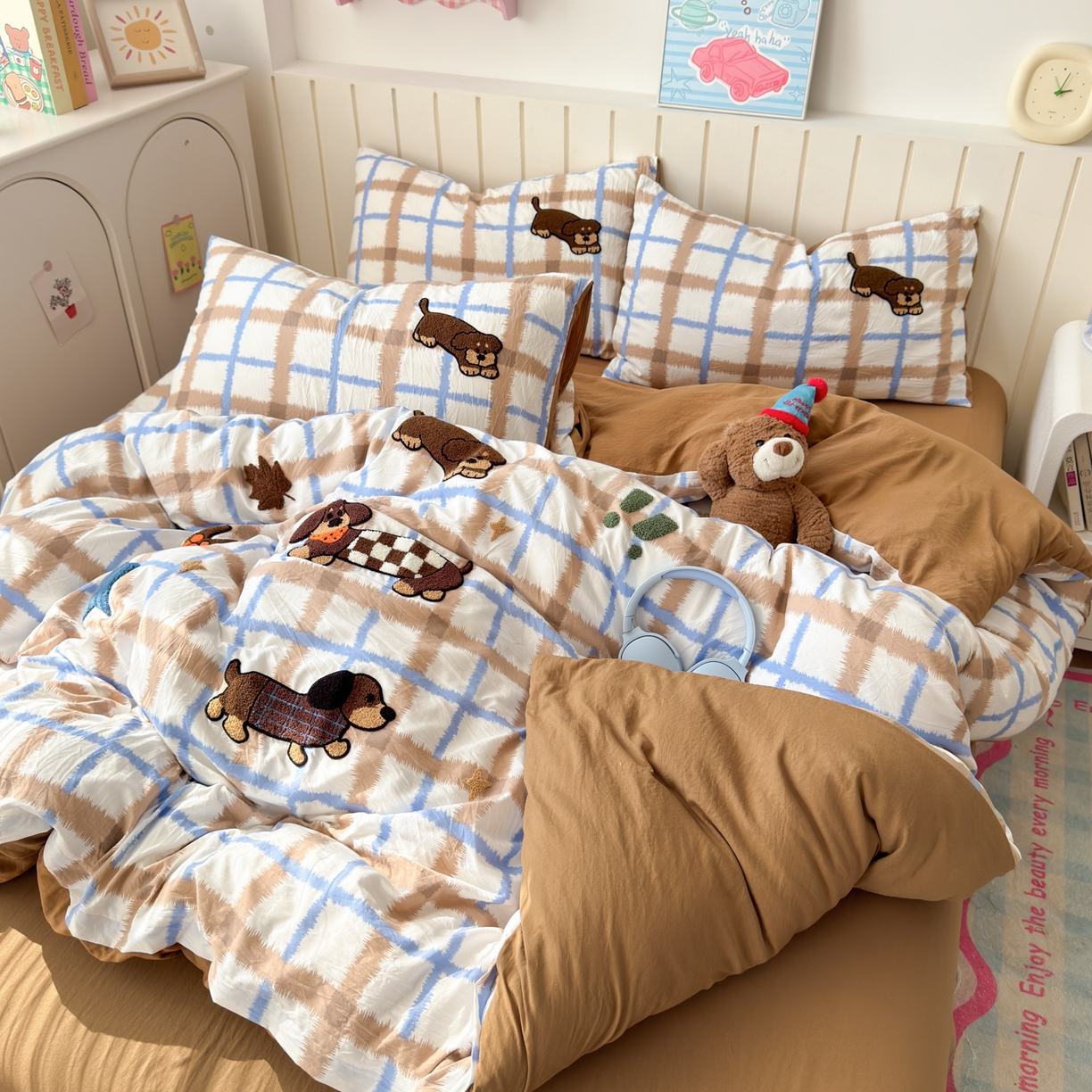 91家纺网 家纺一手货源 找家纺 欣宜家纺 2026新款云朵棉毛巾绣床上四件套卡通被套床单学生宿舍三件套 小狗汪汪