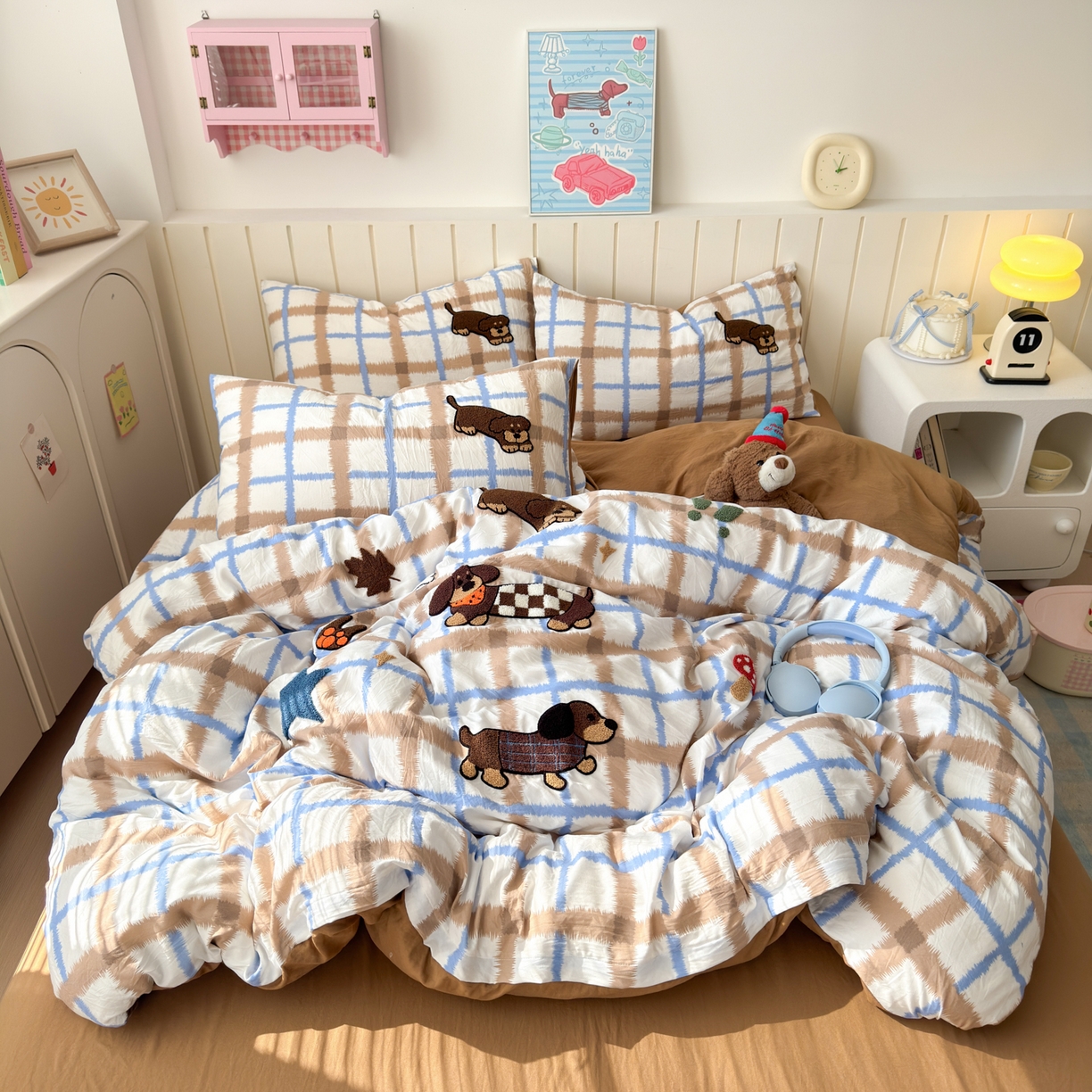 91家纺网 家纺一手货源 找家纺 欣宜家纺 2026新款云朵棉毛巾绣床上四件套卡通被套床单学生宿舍三件套 小狗汪汪