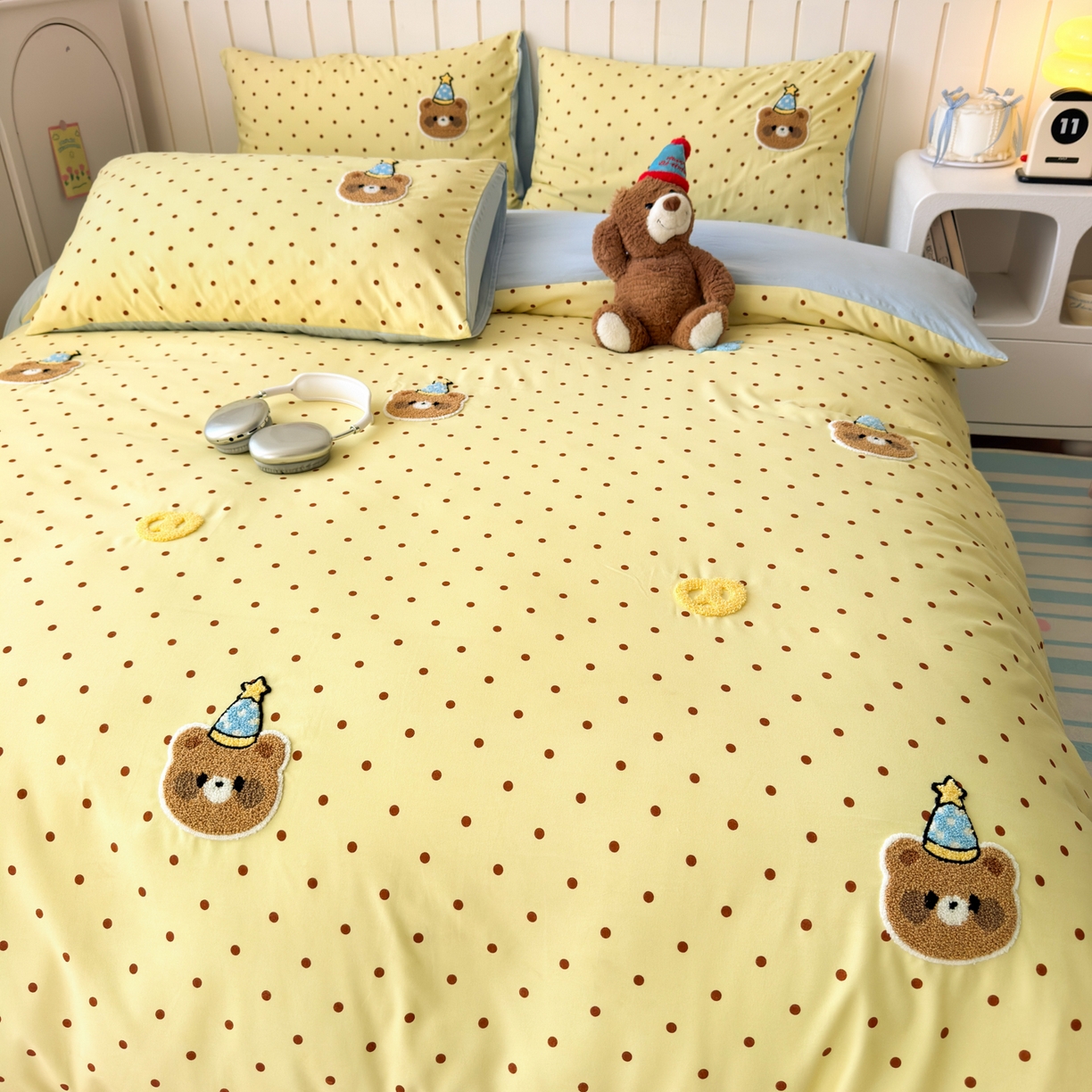 91家纺网 家纺一手货源 找家纺 欣宜家纺 2026新款云朵棉毛巾绣床上四件套卡通被套床单学生宿舍三件套 小熊派对