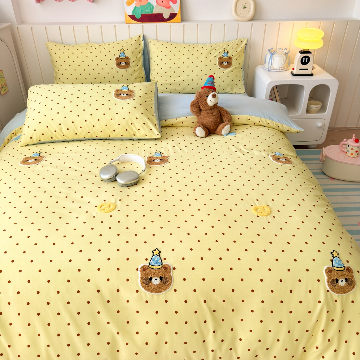 91家纺网 家纺一手货源 找家纺 欣宜家纺 2026新款云朵棉毛巾绣床上四件套卡通被套床单学生宿舍三件套 小熊派对