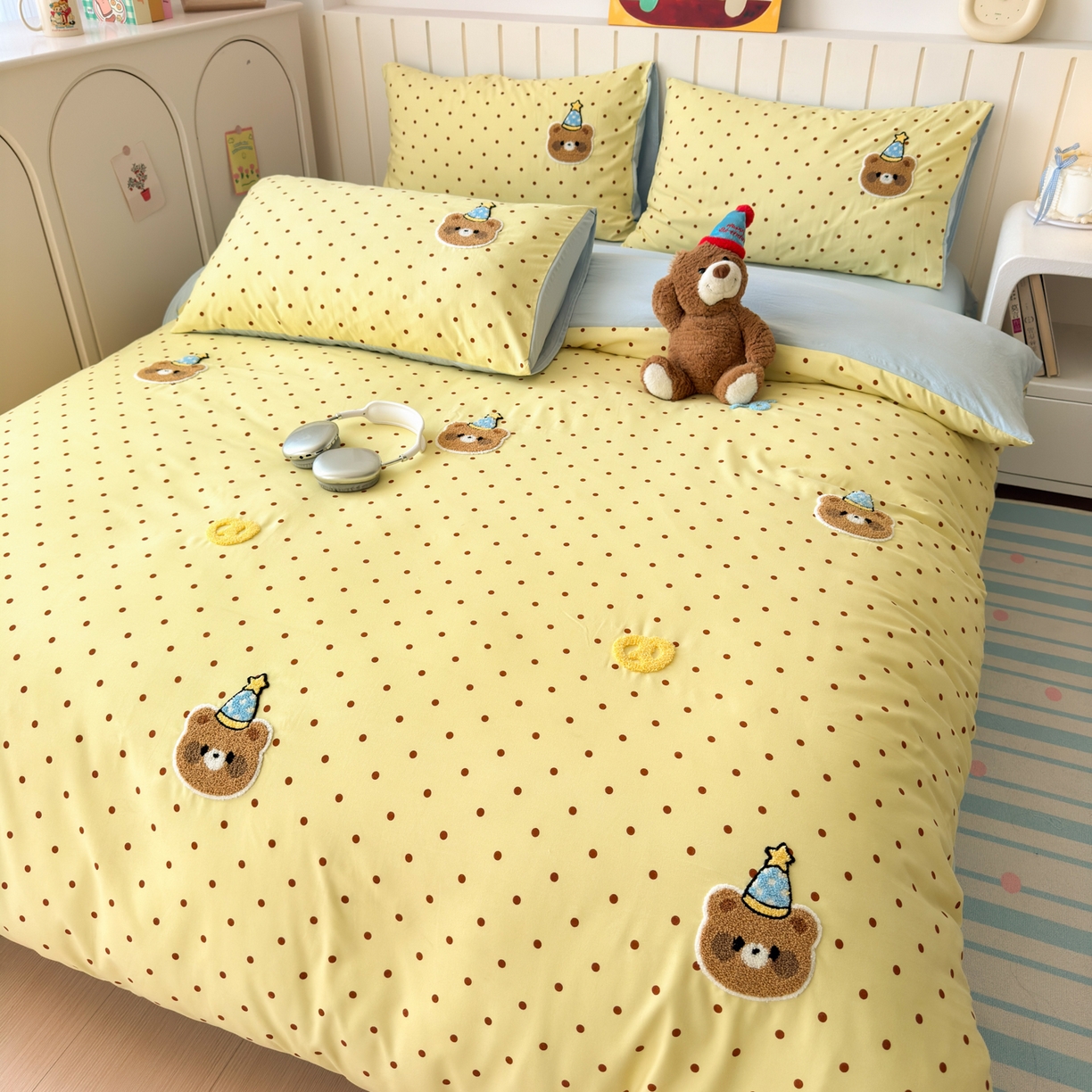 91家纺网 家纺一手货源 找家纺 欣宜家纺 2026新款云朵棉毛巾绣床上四件套卡通被套床单学生宿舍三件套 小熊派对