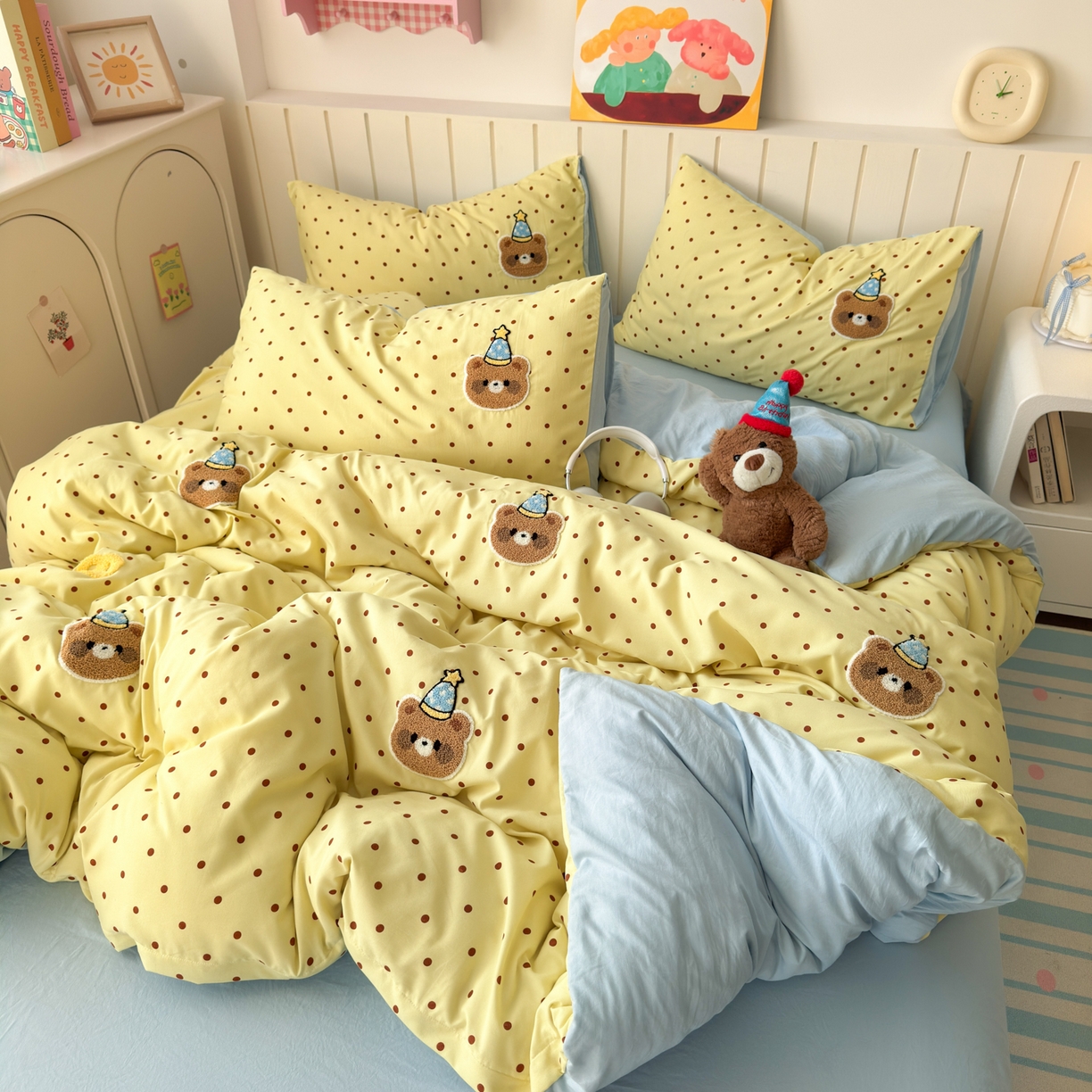 91家纺网 家纺一手货源 找家纺 欣宜家纺 2026新款云朵棉毛巾绣床上四件套卡通被套床单学生宿舍三件套 小熊派对