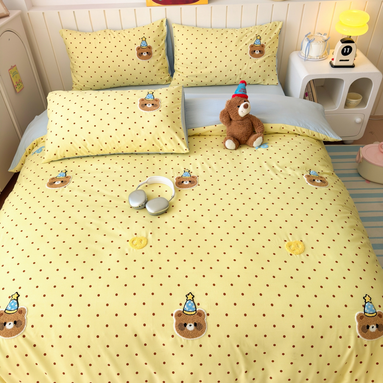 91家纺网 家纺一手货源 找家纺 欣宜家纺 2026新款云朵棉毛巾绣床上四件套卡通被套床单学生宿舍三件套 小熊派对