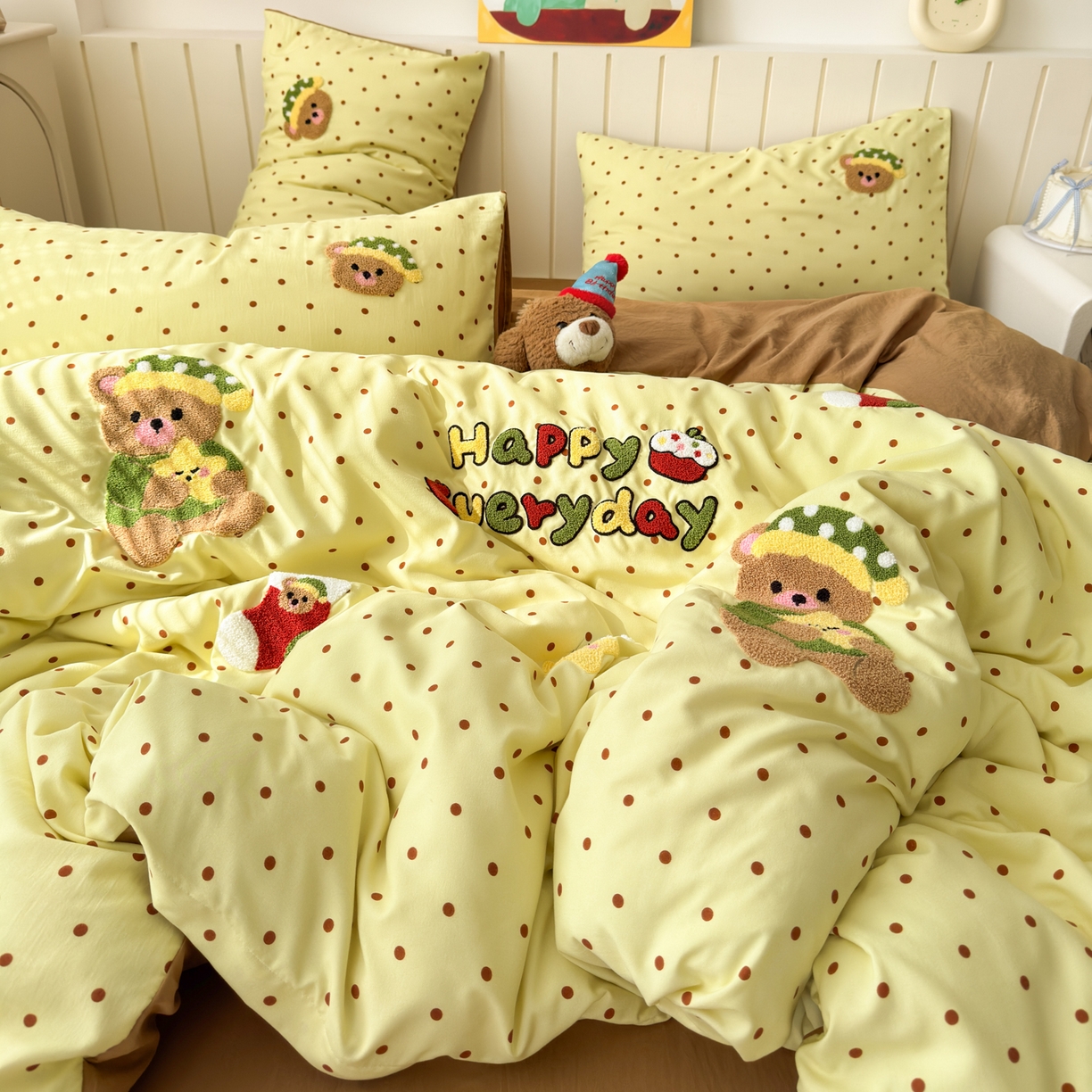 91家纺网 家纺一手货源 找家纺 欣宜家纺 2026新款云朵棉毛巾绣床上四件套卡通被套床单学生宿舍三件套 星星熊