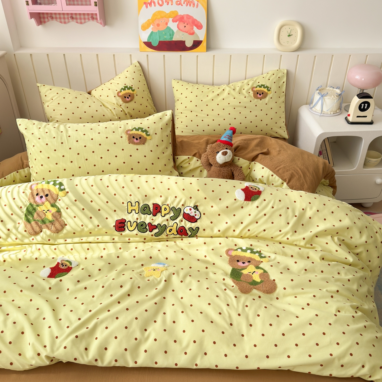 91家纺网 家纺一手货源 找家纺 欣宜家纺 2026新款云朵棉毛巾绣床上四件套卡通被套床单学生宿舍三件套 星星熊