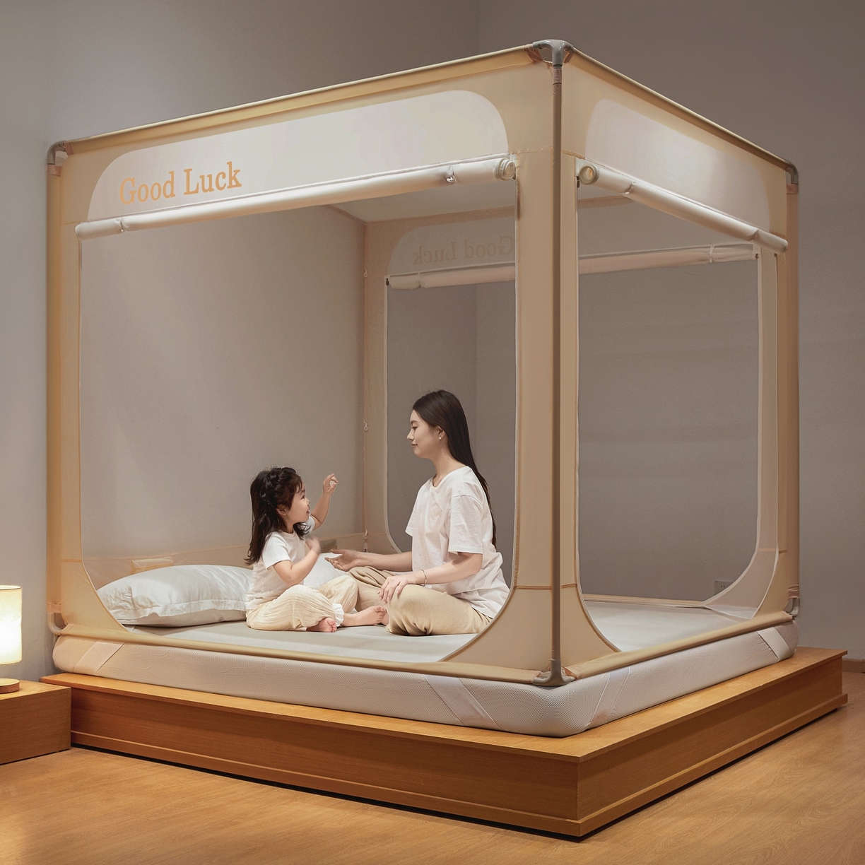 91家纺网 家纺一手货源 找家纺 （总）雪姿家纺 2026新款外穿杆三开u型门回底床笠款防摔蚊帐-星梦