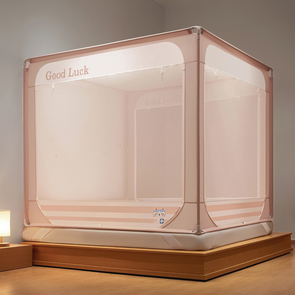 91家纺网 家纺一手货源 找家纺 雪姿家纺 2026新款外穿杆三开u型门回底床笠款防摔蚊帐-星梦 星梦-浅粉玉