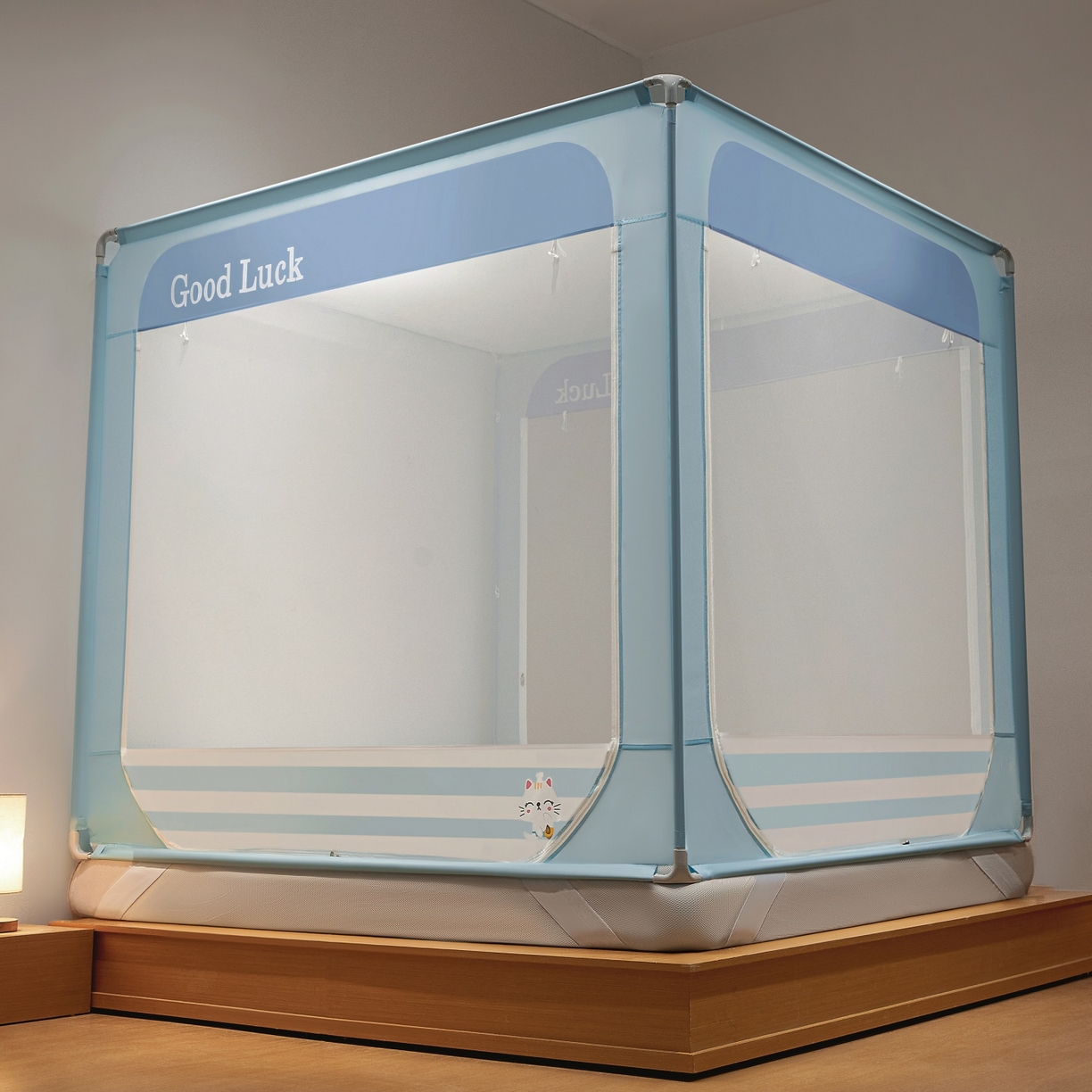 91家纺网 家纺一手货源 找家纺 雪姿家纺 2026新款外穿杆三开u型门回底床笠款防摔蚊帐-星梦 星梦-浅水蓝