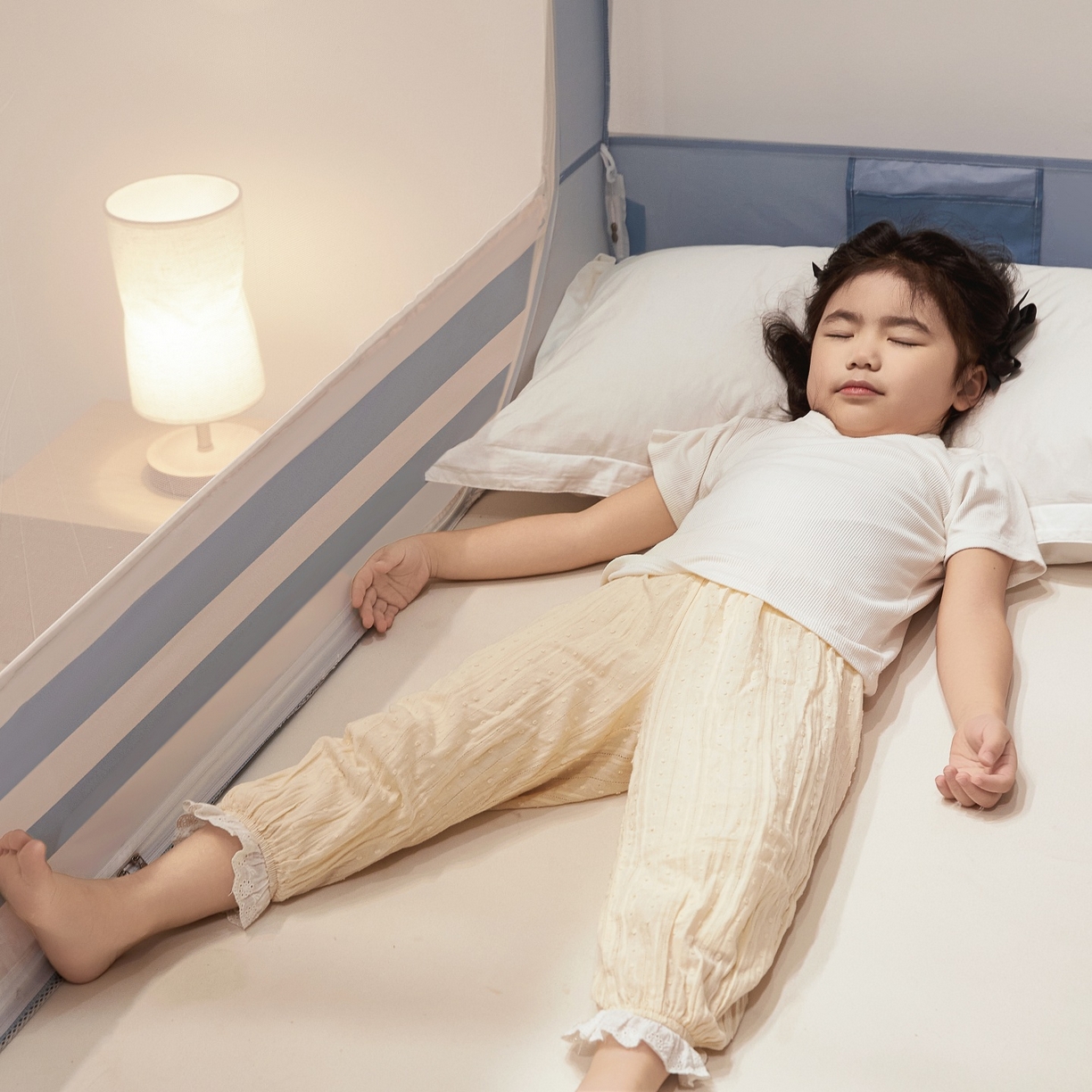 91家纺网 家纺一手货源 找家纺 雪姿家纺 2026新款外穿杆三开u型门回底床笠款防摔蚊帐-星梦 星梦-星蓝色