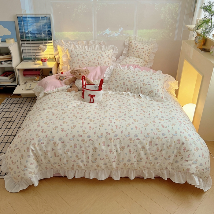 91家纺网 家纺一手货源 找家纺 六巷胡同 2026新款韩式INS减龄花边款全棉卡通四件套（会员-5元) 花边狗狗见面会