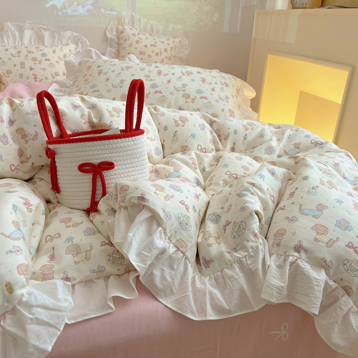 91家纺网 家纺一手货源 找家纺 六巷胡同 2026新款韩式INS减龄花边款全棉卡通四件套（会员-5元) 花边狗狗见面会