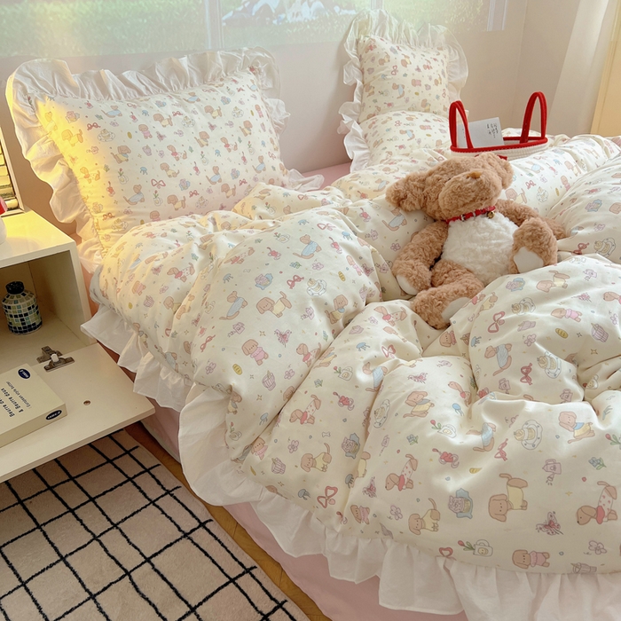 91家纺网 家纺一手货源 找家纺 六巷胡同 2026新款韩式INS减龄花边款全棉卡通四件套（会员-5元) 花边狗狗见面会