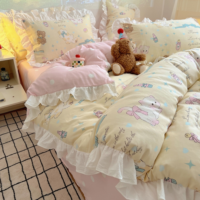 91家纺网 家纺一手货源 找家纺 六巷胡同 2026新款韩式INS减龄花边款全棉卡通四件套（会员-5元) 花边猫咪甜甜圈