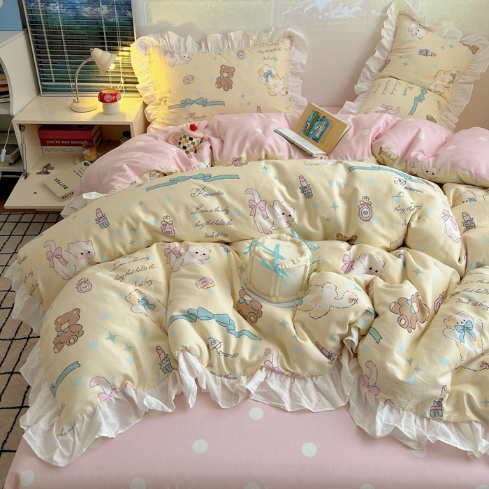 91家纺网 家纺一手货源 找家纺 六巷胡同 2026新款韩式INS减龄花边款全棉卡通四件套（会员-5元) 花边猫咪甜甜圈