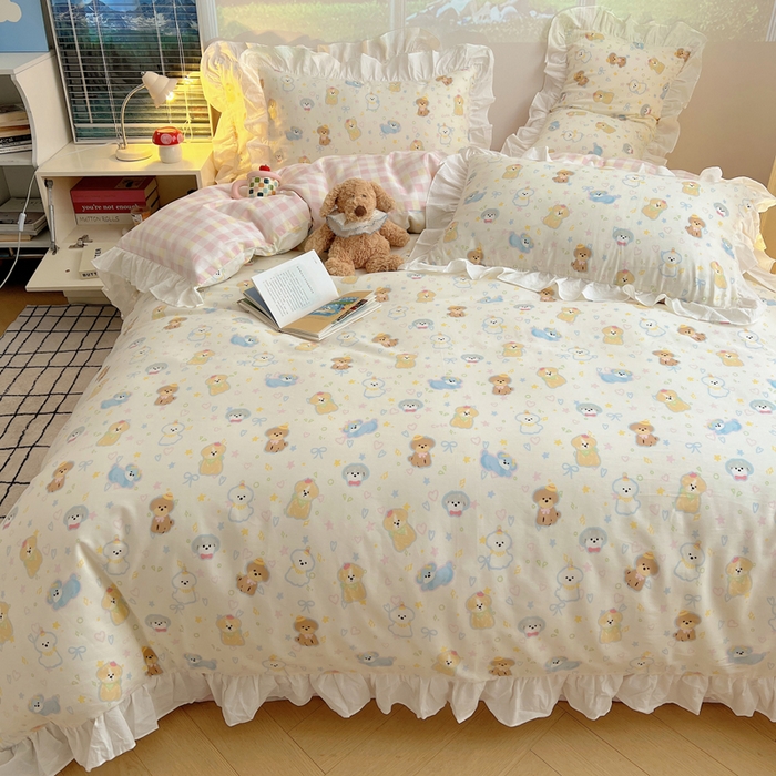 91家纺网 家纺一手货源 找家纺 六巷胡同 2026新款韩式INS减龄花边款全棉卡通四件套（会员-5元) 花边童话涂鸦狗