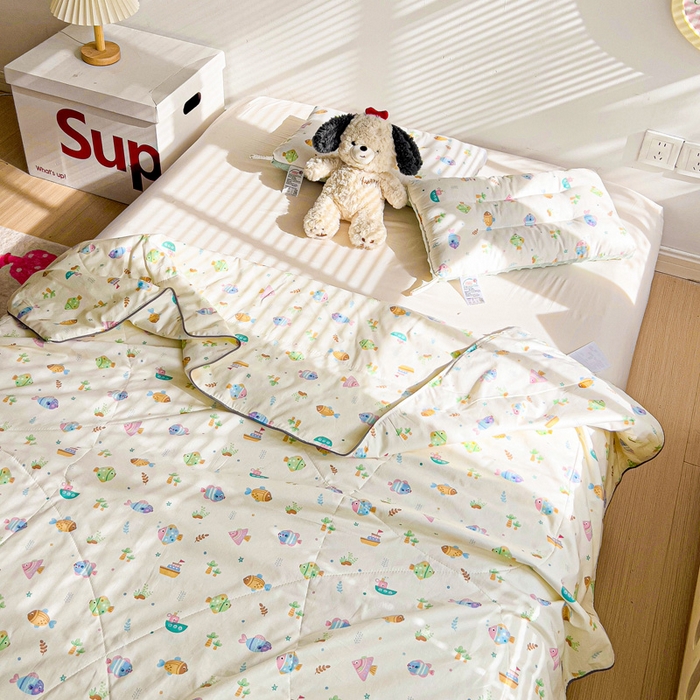 91家纺网 家纺一手货源 找家纺 十九色 2026新款宝宝幼儿园小被子儿童夏凉被夏季夏被空调被 好多鱼