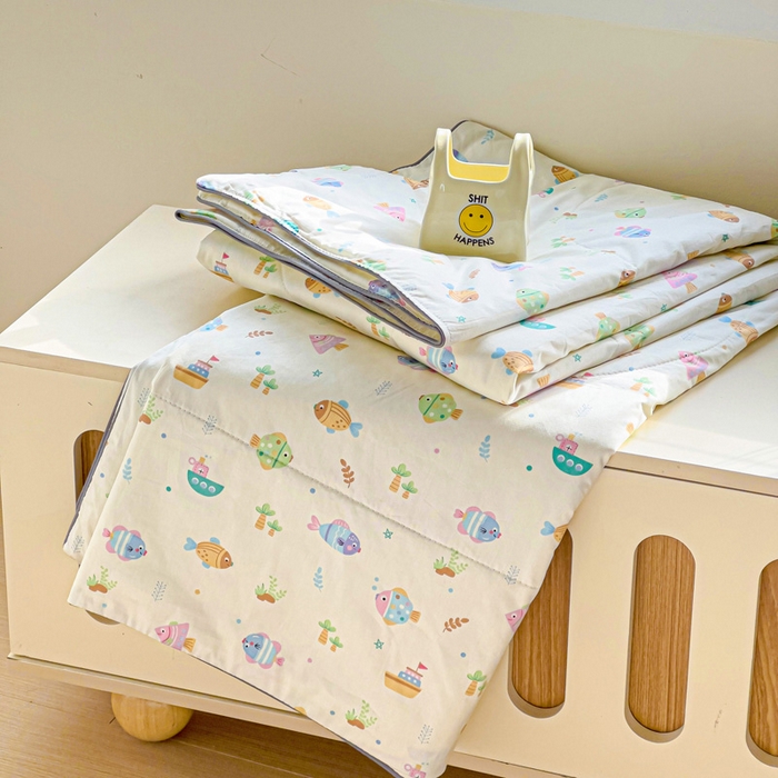 91家纺网 家纺一手货源 找家纺 十九色 2026新款宝宝幼儿园小被子儿童夏凉被夏季夏被空调被 好多鱼