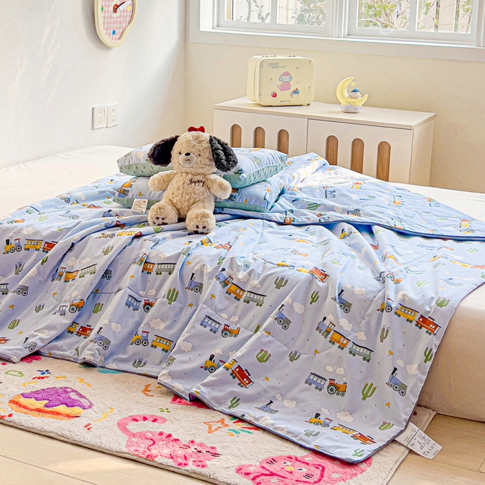 91家纺网 家纺一手货源 找家纺 十九色 2026新款宝宝幼儿园小被子儿童夏凉被夏季夏被空调被 小火车