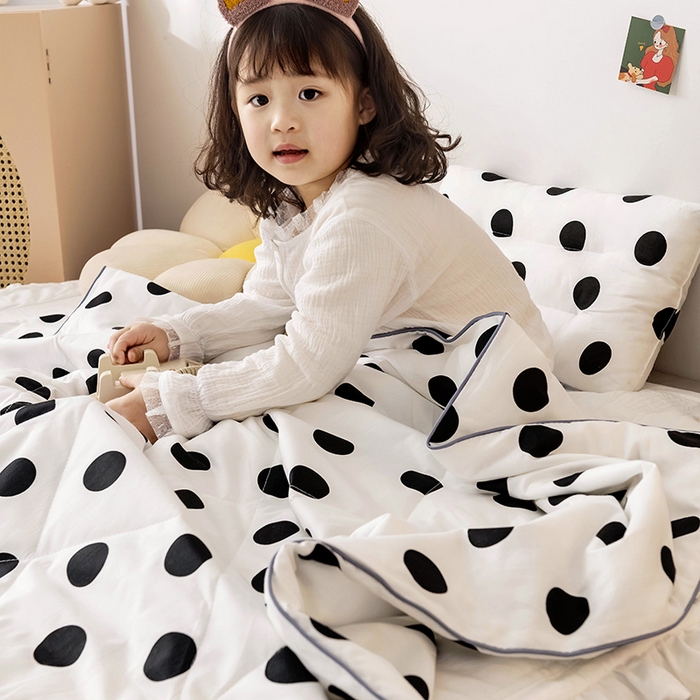 91家纺网 家纺一手货源 找家纺 十九色 2026新款宝宝幼儿园小被子儿童夏凉被夏季夏被空调被 波点