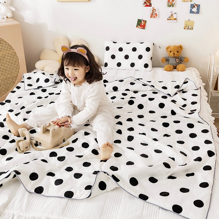 91家纺网 家纺一手货源 找家纺 十九色 2026新款宝宝幼儿园小被子儿童夏凉被夏季夏被空调被 波点