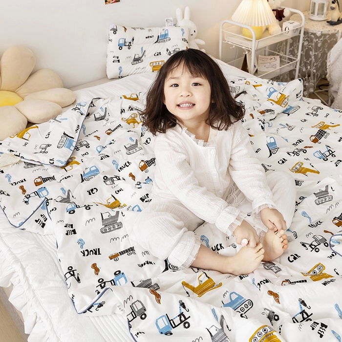 91家纺网 家纺一手货源 找家纺 十九色 2026新款宝宝幼儿园小被子儿童夏凉被夏季夏被空调被 工程车