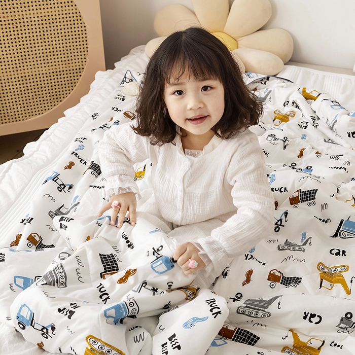 91家纺网 家纺一手货源 找家纺 十九色 2026新款宝宝幼儿园小被子儿童夏凉被夏季夏被空调被 工程车